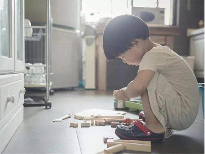 Nói với trẻ những gì bạn đang làm