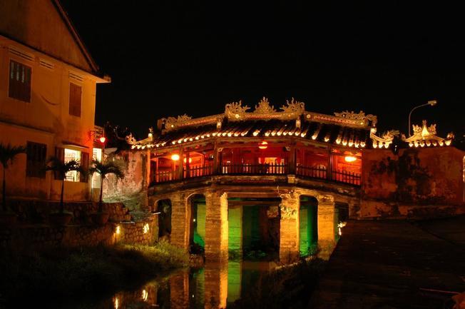 Chùa Cầu