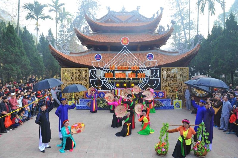 Hình ảnh lễ khai hội chùa Hương