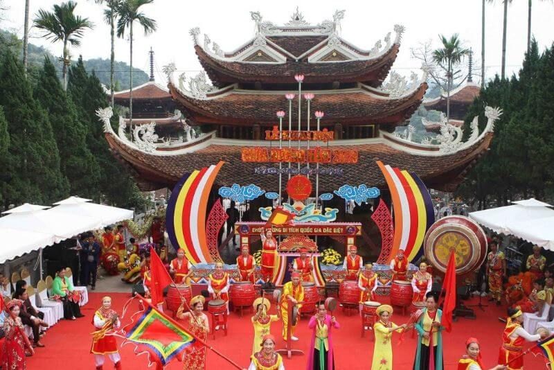 Lễ hội chùa Hương
