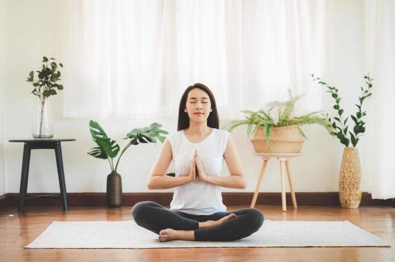 Chữa rối loạn tiền đình không cần dùng thuốc bằng cách tập yoga