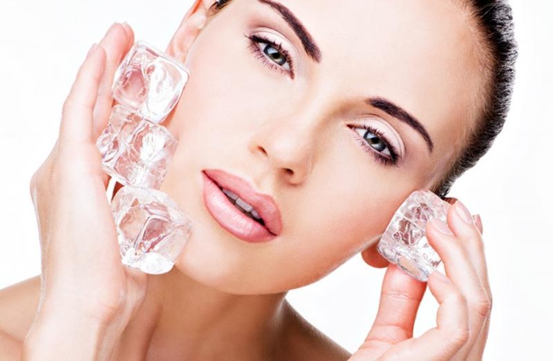 Chườm đá lạnh chữa sâu răng