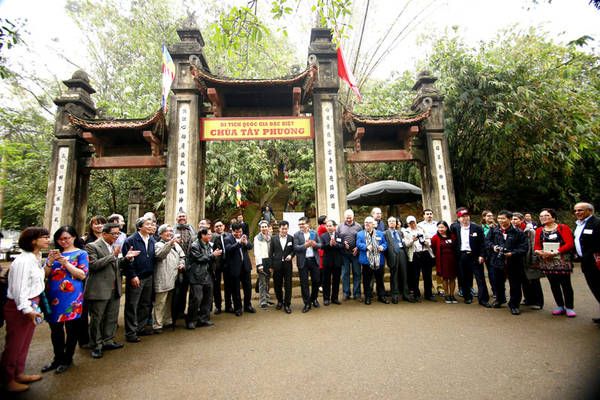 Bài văn thuyết minh về chùa Tây Phương hay nhất - Bài số 5