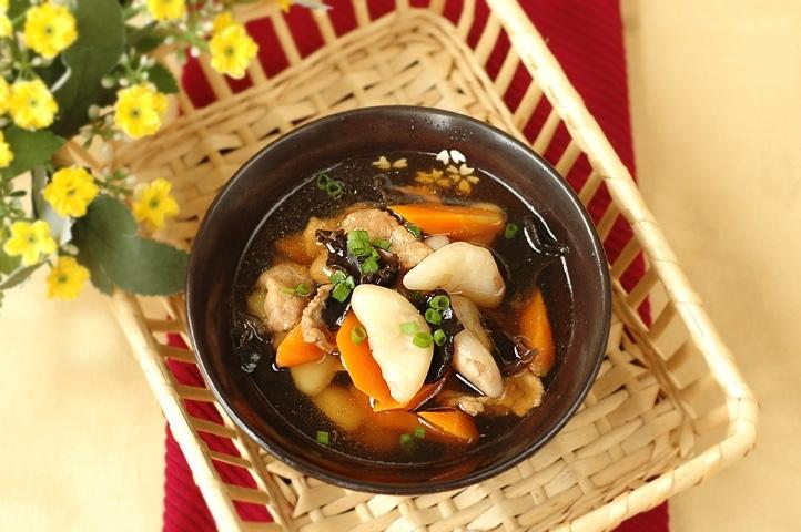 Củ ấu có công dụng thoát tả, giải độc, dùng chữa bệnh viêm loét dạ dày﻿.