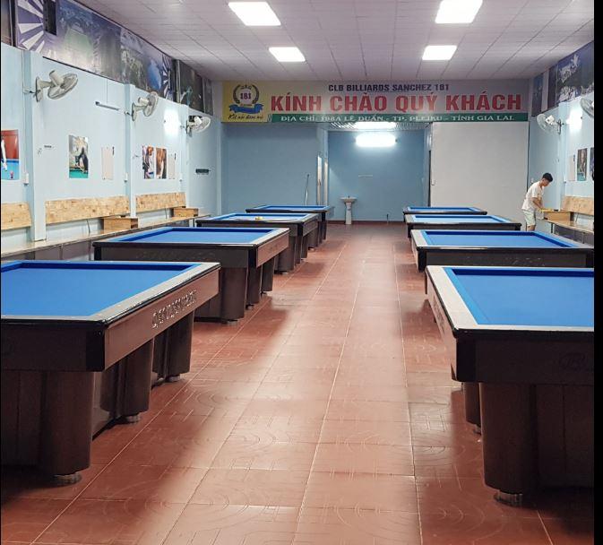 Club billiards Sanchez 181