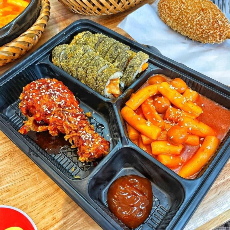 Cô Hoa - Cơm Gà & Đồ Ăn Vặt