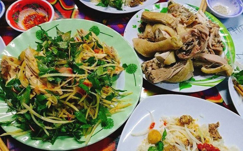 Cơm gà Bà Vân
