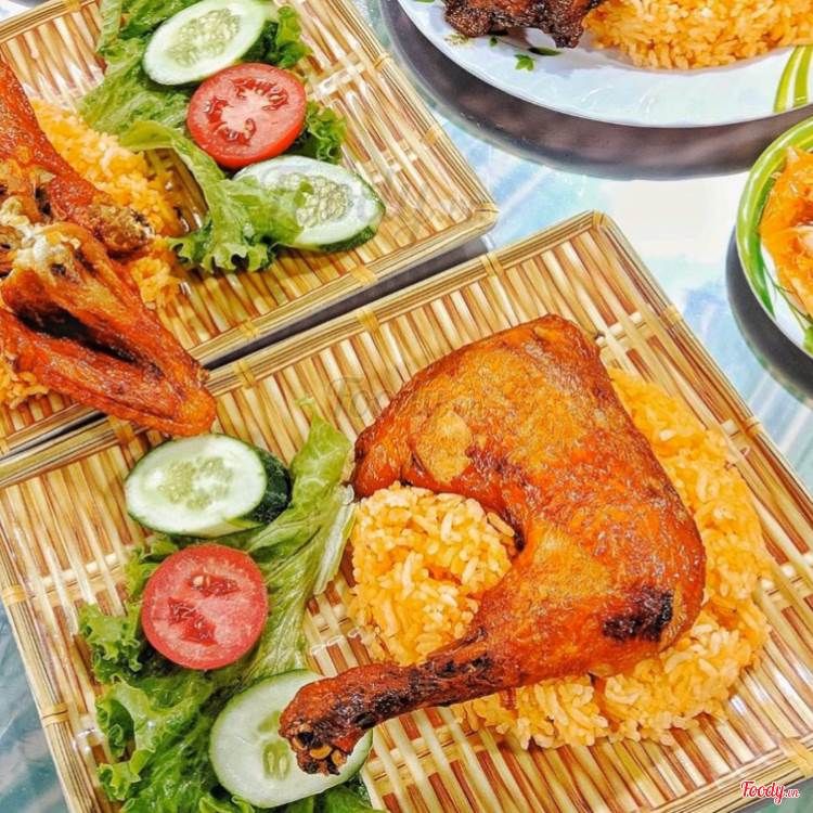 Cơm Nem Nướng Gà Xối Mỡ