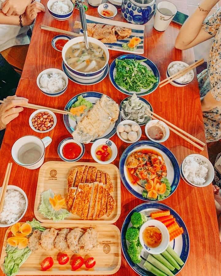 Cơm Nhà Linh