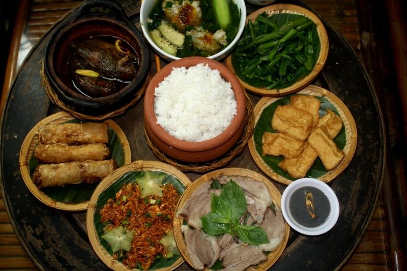 Cơm niêu Kombo