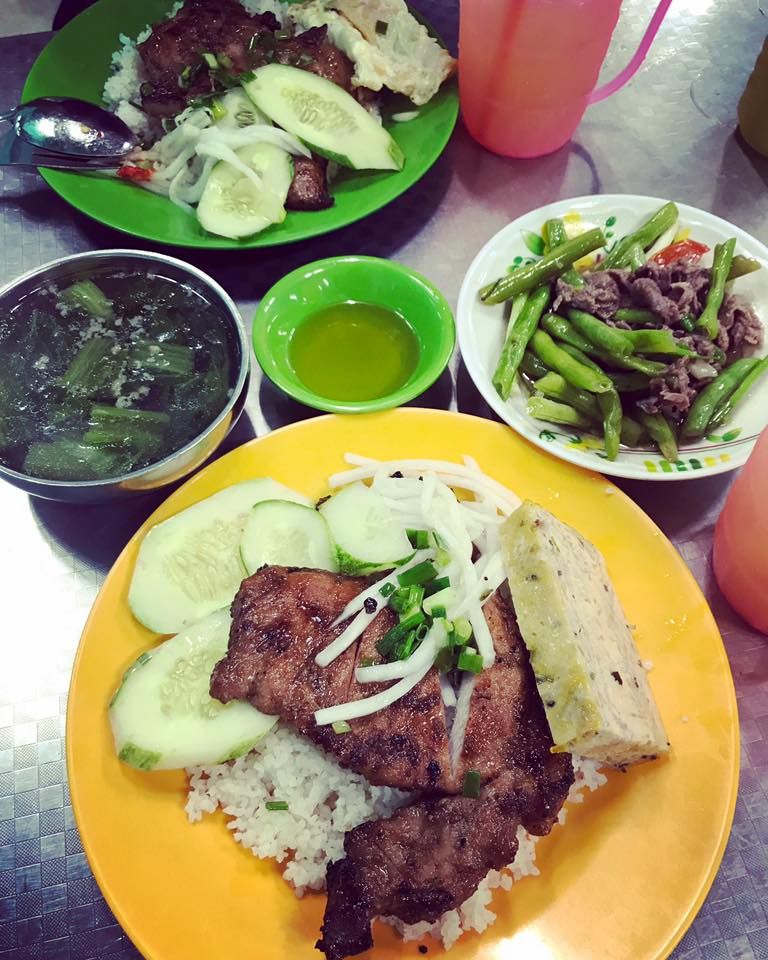 Cơm Tấm & Bún Riêu Cua Hoa Tigôn