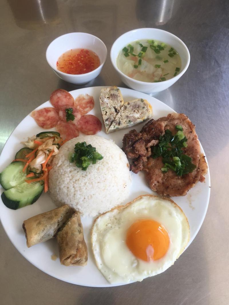 Cơm tấm Liên