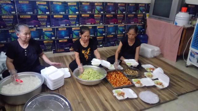 Cơm Từ Tâm Viện Y học phóng xạ và Ung bướu Quân đội