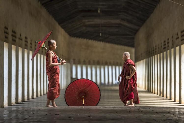 Những người dân địa phương ở Myanmar hầu hết đều vô cùng thân thiện, họ chào đón tất cả du khách.