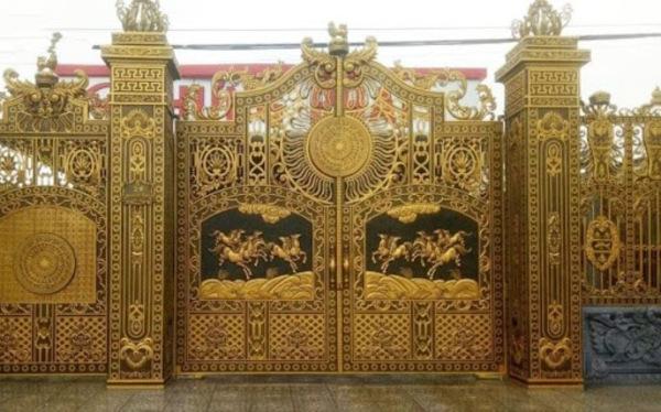 Cổng nhôm Bát Mã Truy Phong