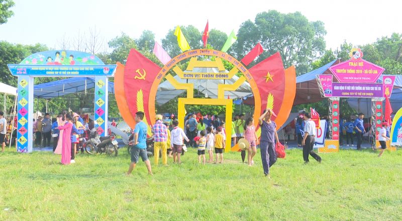 Cổng trại hình búp măng non