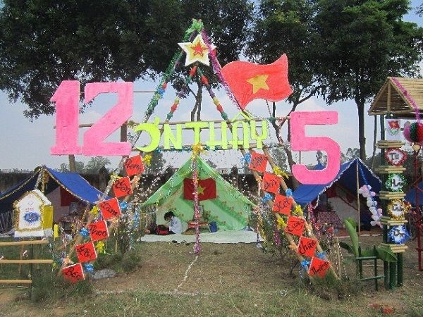 Cổng trại hình tam giác