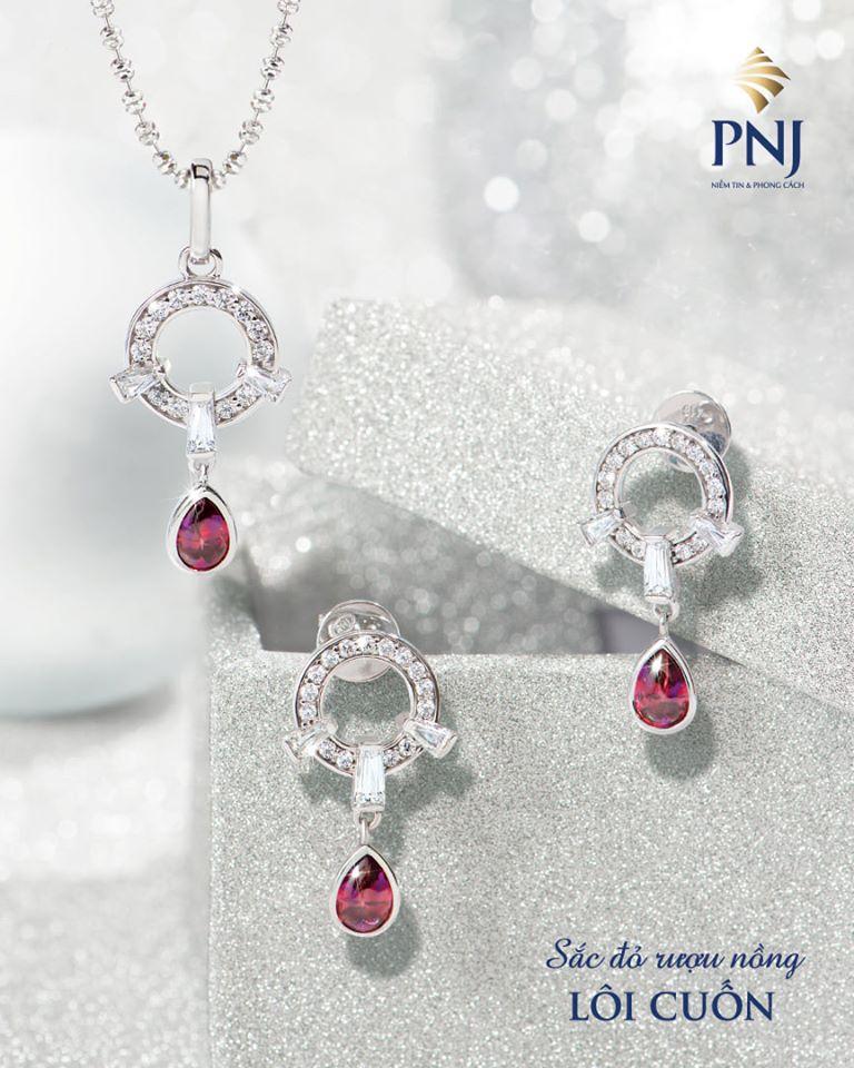Trang sức PNJ (Nguồn: Fanpage PNJ)