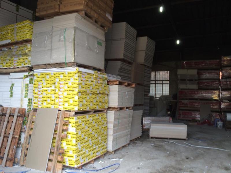 Luận Hà luôn nhập hàng chính hãng, có bao bì nơi sản xuất rõ ràng, chính thống