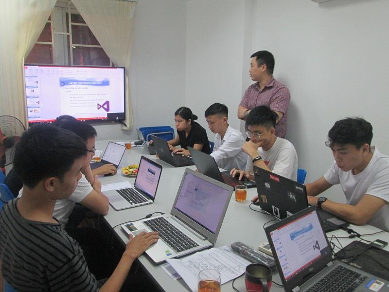 Công Ty Stanford - Đào Tạo Và Phát Triển Công Nghệ