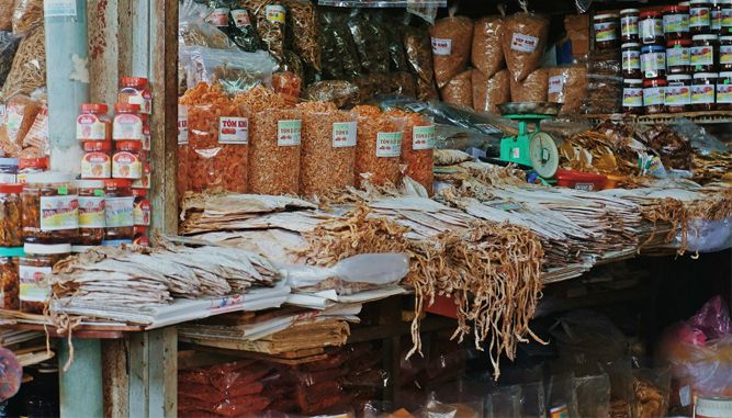 Cửa hàng bán hải sản khô