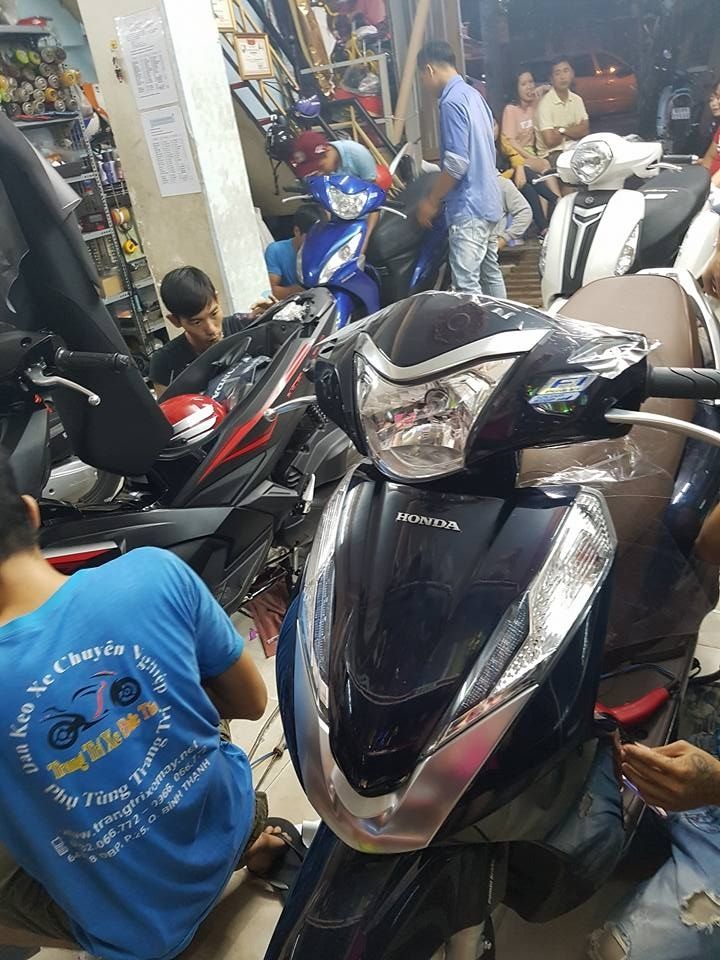 Cửa hàng trang trí xe Đức Tín