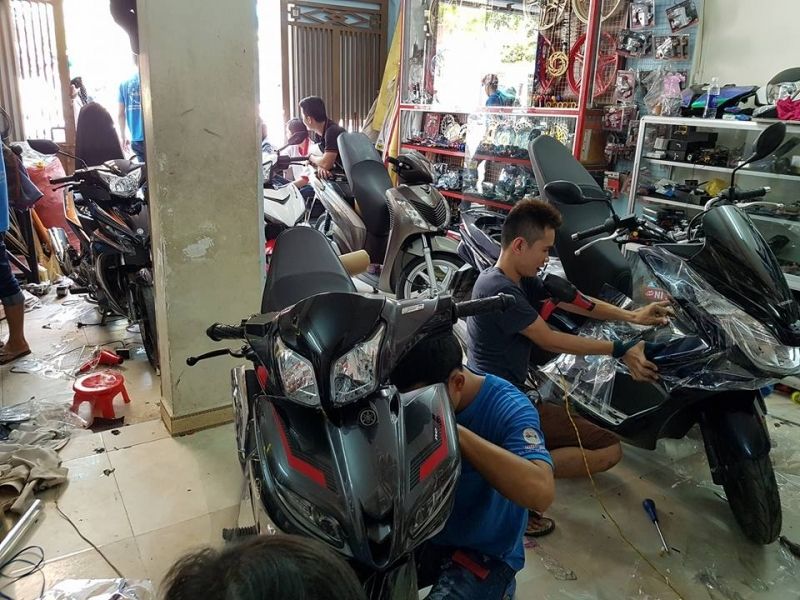 Cửa hàng trang trí xe Đức Tín