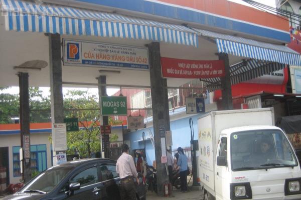 Cửa hàng xăng dầu số 42