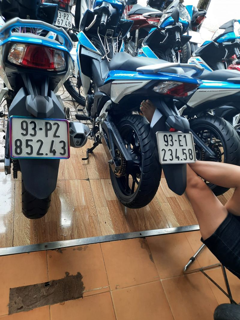 Cửa hàng xe máy Hậu