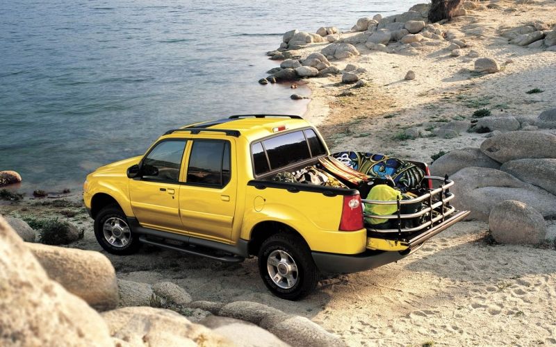 Ford Explorer Sport vàng