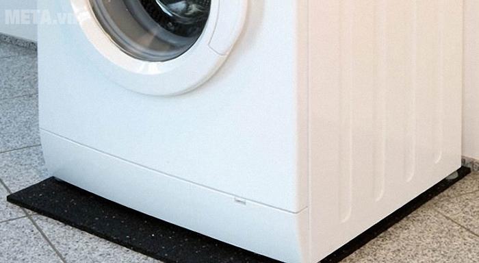 Đặt máy giặt tại vị trí bằng phẳng