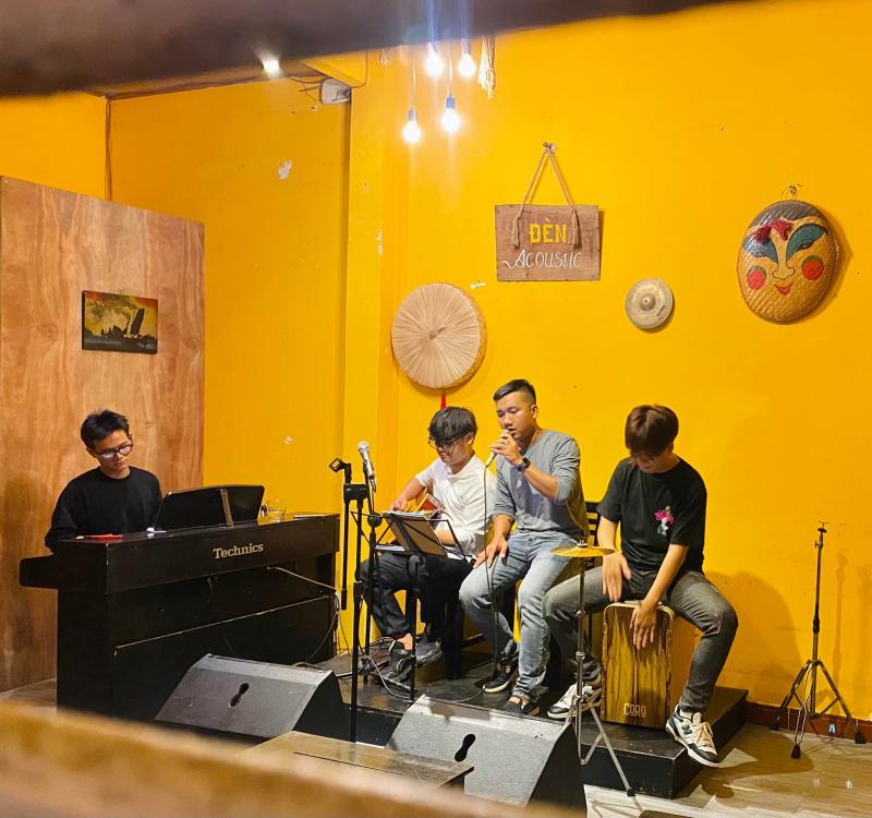 Acoustic ở Đèn Coffee