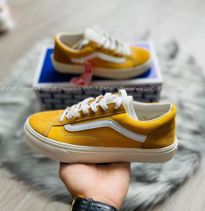 DEN Sneaker