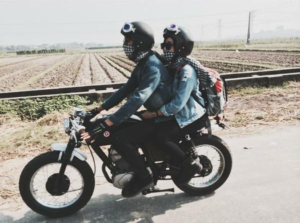Một buổi hẹn hò thật lãng mạn trên chiếc xe của mình