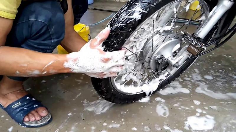 Dịch vụ rửa xe ngày Tết
