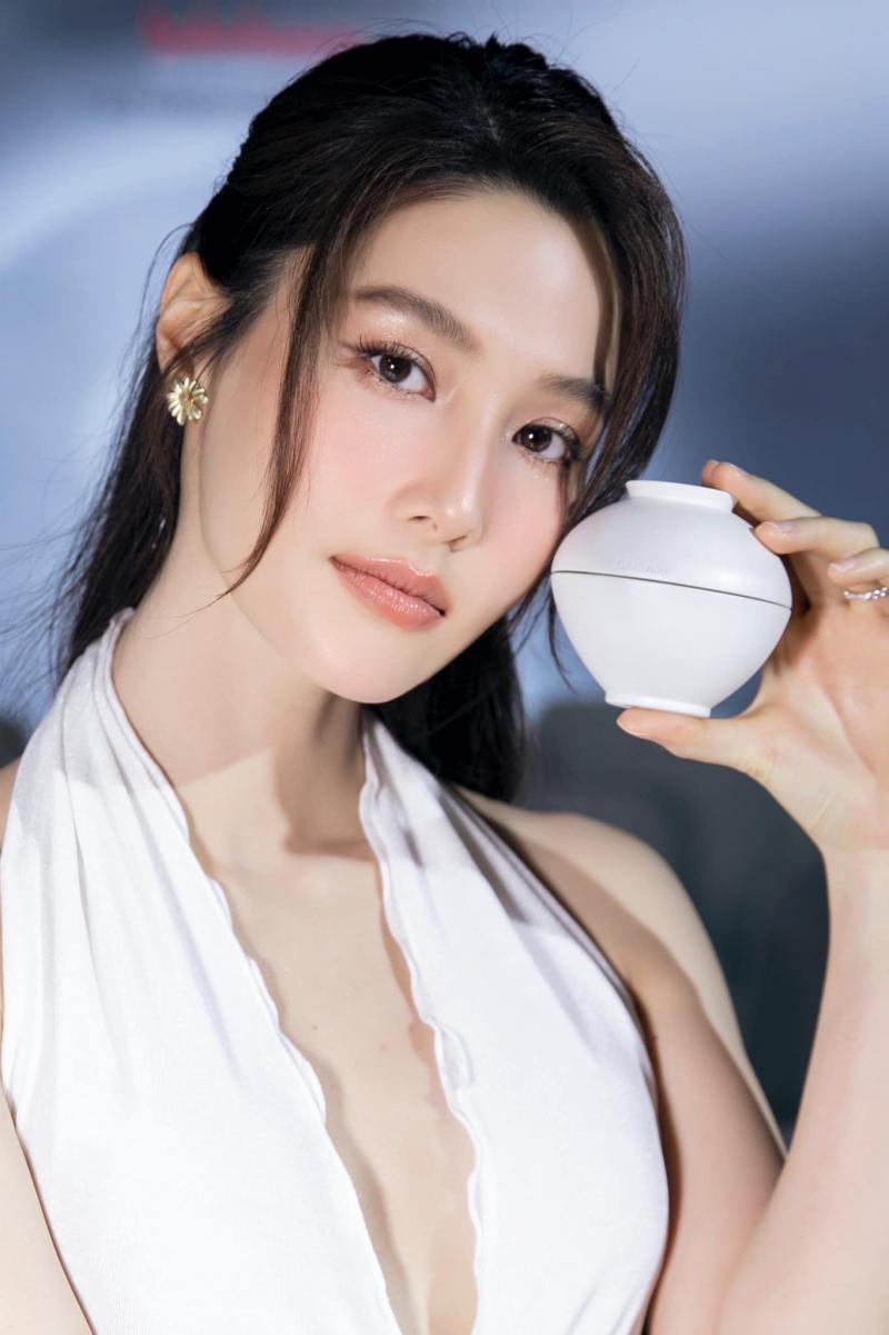Diễn viên Diễm My 9x
