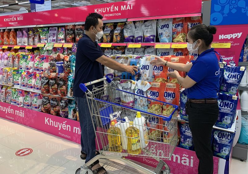 Lời khuyên mua sắm Tết tiết kiệm mà vẫn đầy đủ cho gia đình