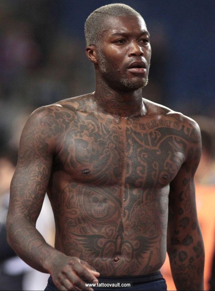 Cisse có lẽ là cầu thủ sở hữu nhiều hình xăm nhất