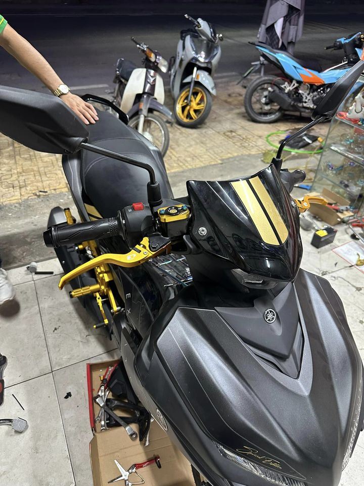 Đồ Chơi Xe Máy Hùng Quách