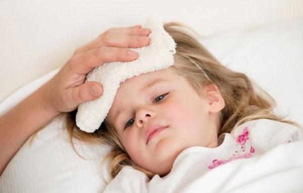 Trẻ đổ mồ hôi ban đêm