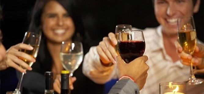 Thường xuyên ăn ở các cửa hàng, quán xá là tình trạng rất phổ biến ở cánh mày râu