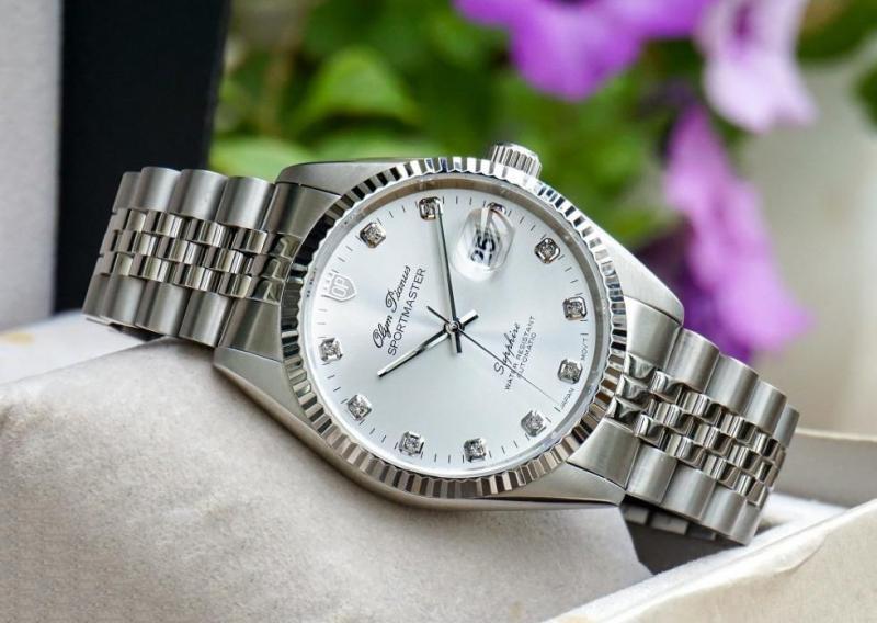 Đồng hồ nam dây kim loại mặt kính sapphire automatic Olym Pianus