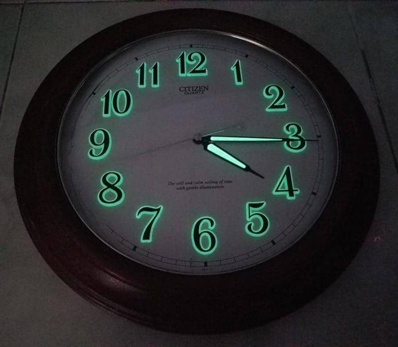 Đồng hồ treo tường Citizen