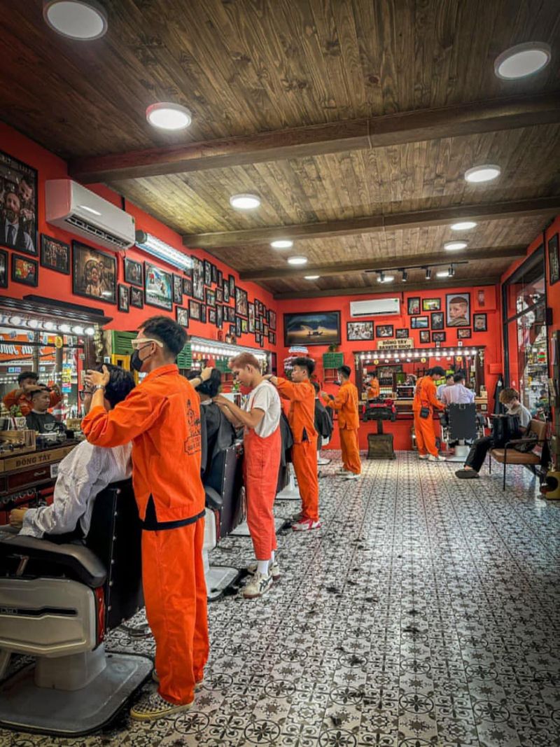 Đông Tây Barbershop Buôn Ma Thuột