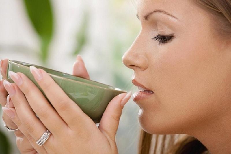 Uống dầu dừa là phương pháp làm đẹp da và tóc từ bên trong