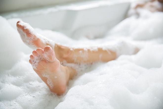Dùng quá nhiều xà phòng khi tắm