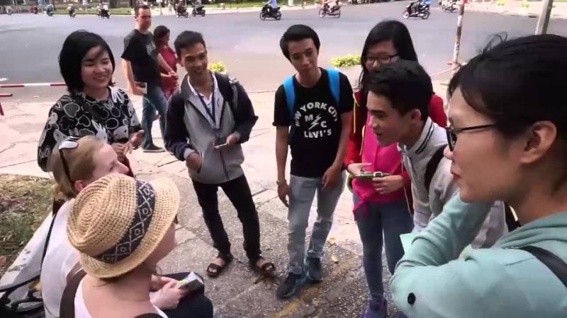 Trò chuyện cùng Tây thường xuyên sẽ giúp bạn có được khả năng tiếng anh giống người bản xứ và nhanh chóng tiến bộ hơn