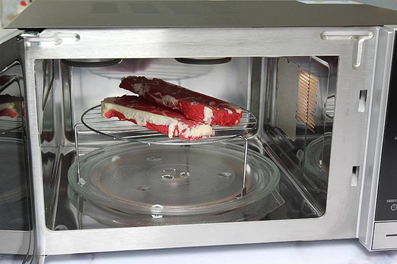 Lò vi sóng Electrolux EMS3087X 30 lít
