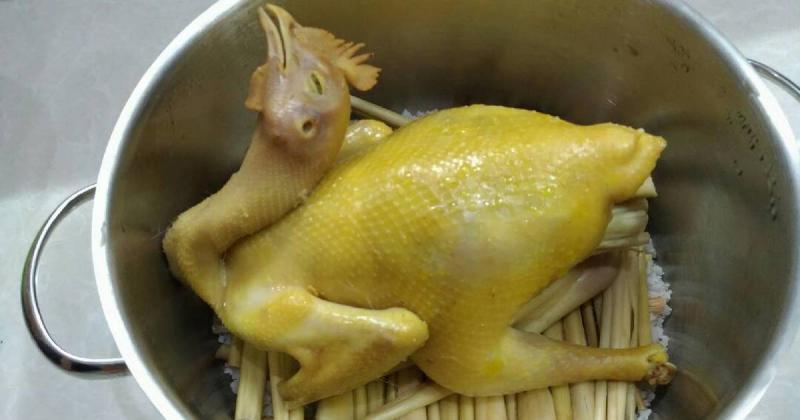Gà hấp muối