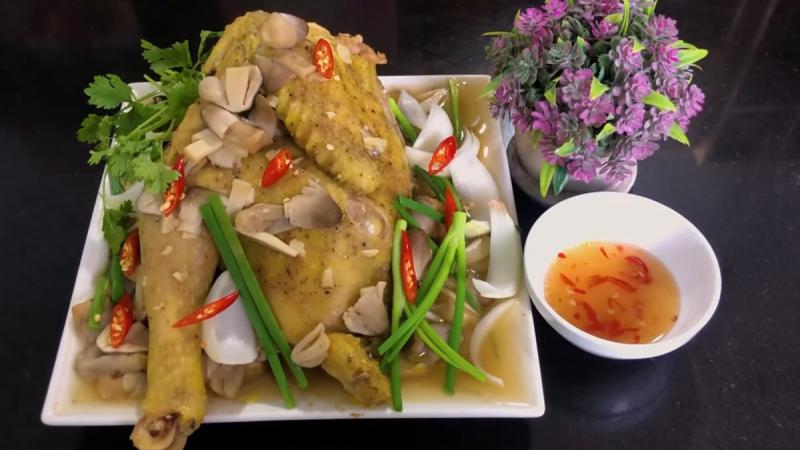 Gà hấp nấm